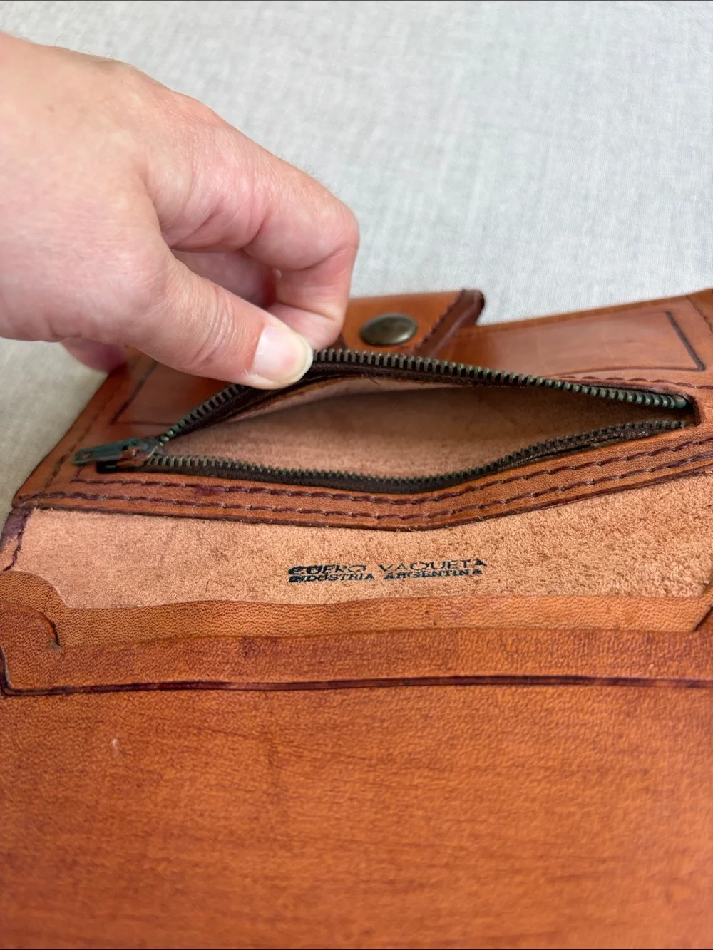 Búfalo’s Genuine Leather Wallet – Handmade in Argentina